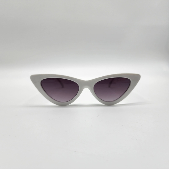NWOT White Arcylic Black Len Cat Eye Sunglasses - Picture 4 of 14